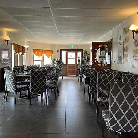 Kluane Park Inn Гейнс-Джанкшен Екстер'єр фото