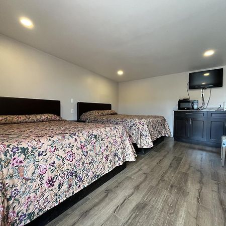 Kluane Park Inn Гейнс-Джанкшен Екстер'єр фото