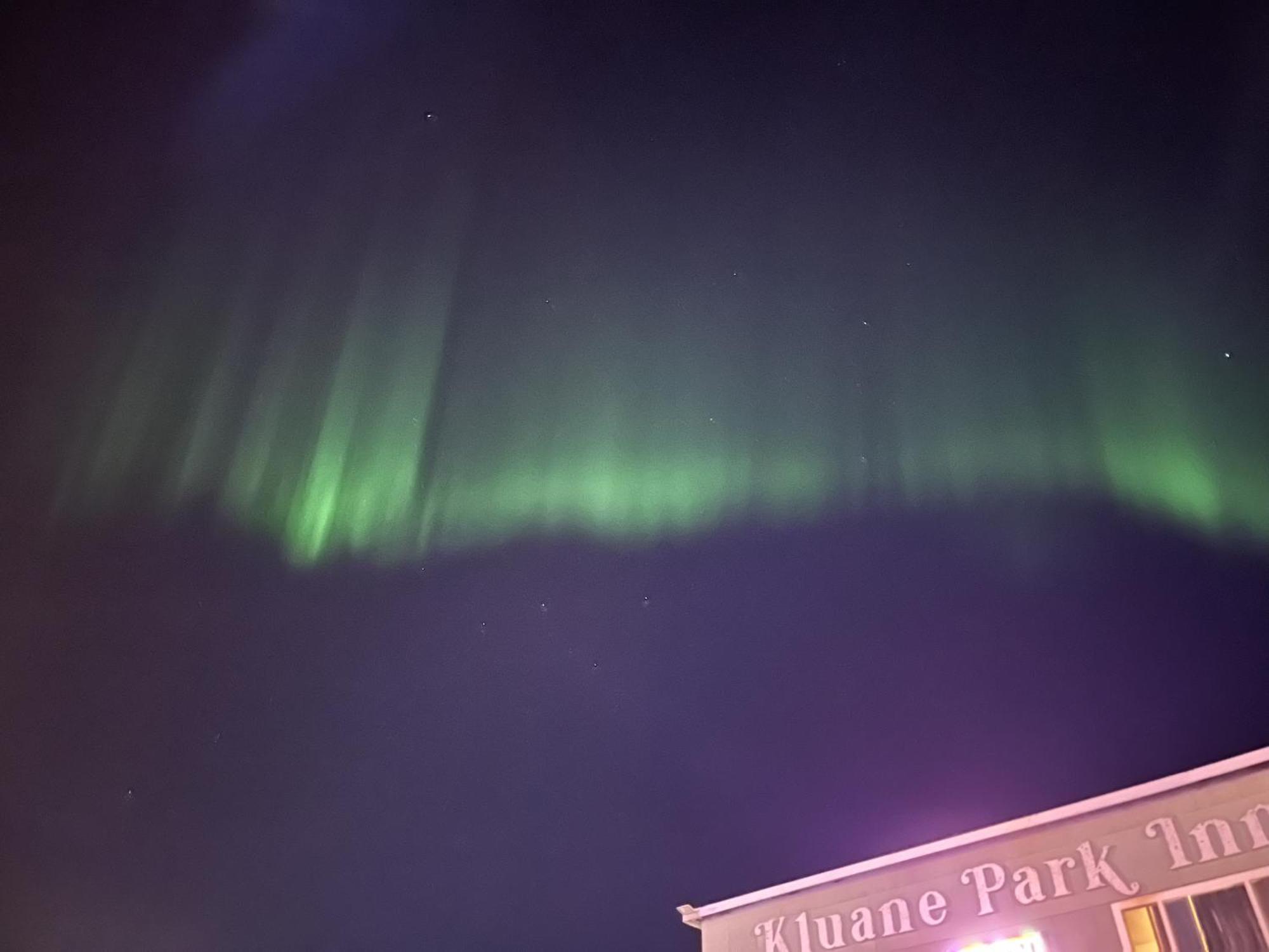 Kluane Park Inn Гейнс-Джанкшен Екстер'єр фото