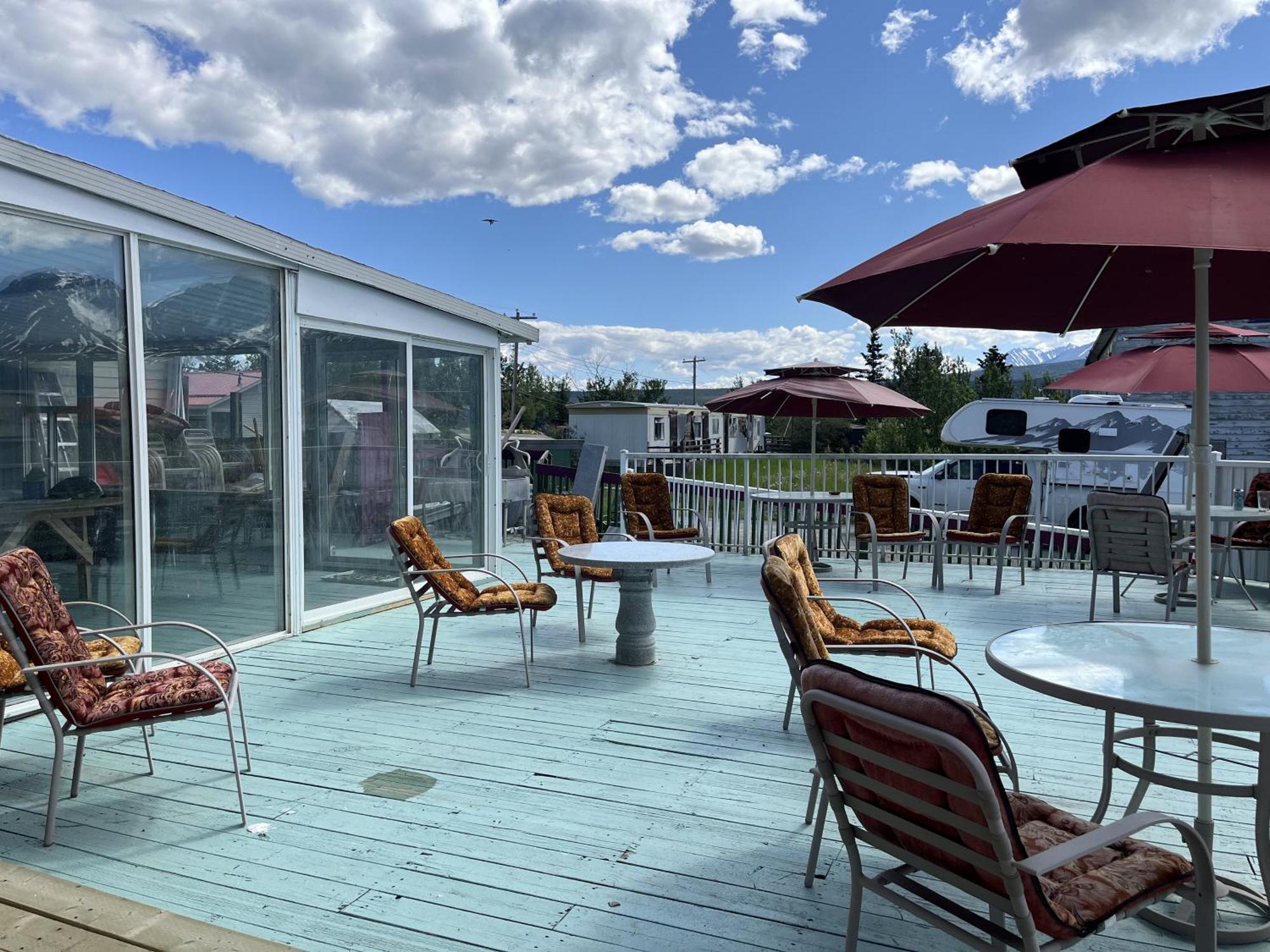 Kluane Park Inn Гейнс-Джанкшен Екстер'єр фото