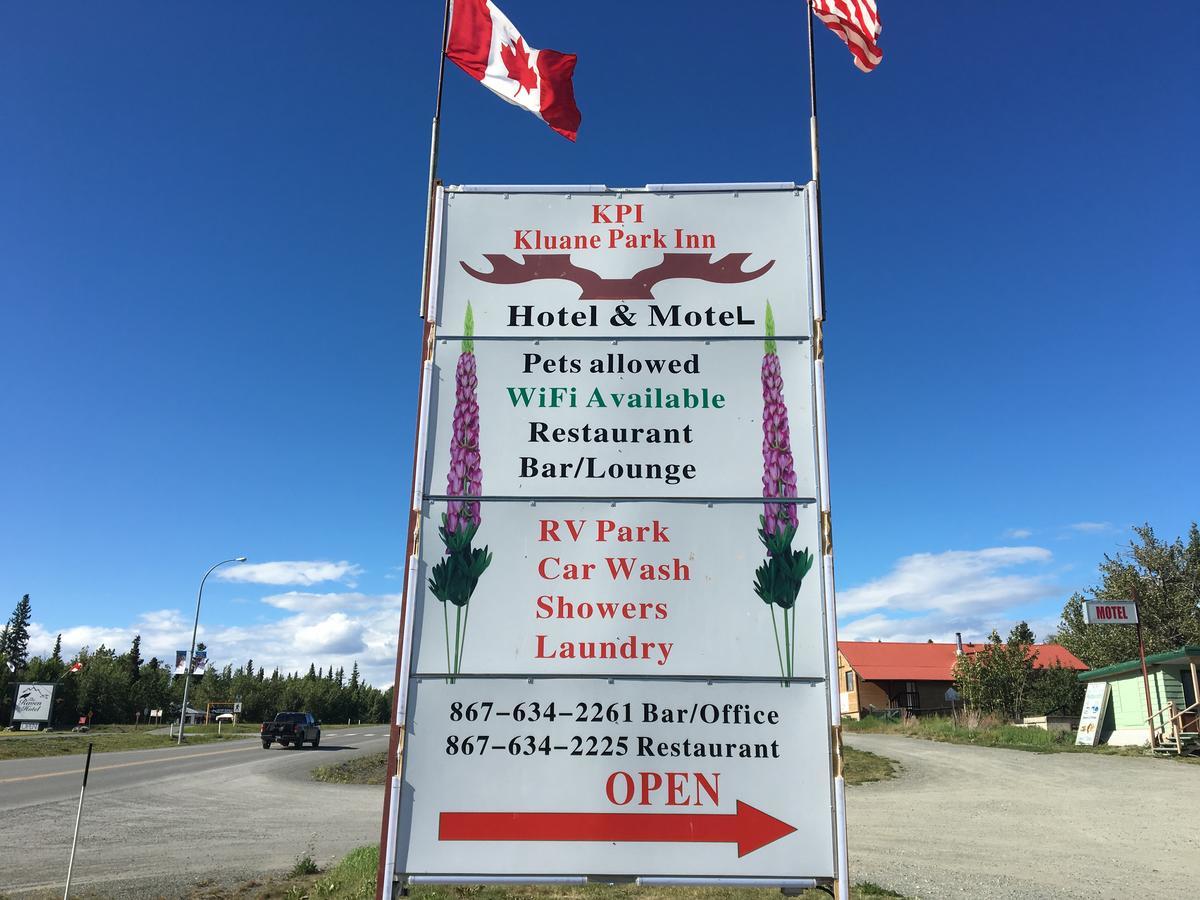 Kluane Park Inn Гейнс-Джанкшен Екстер'єр фото